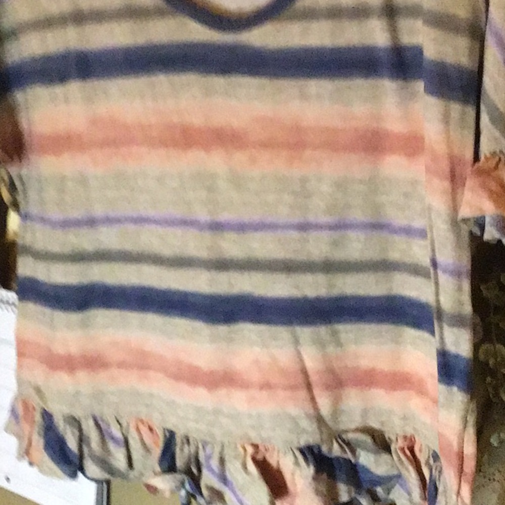 Striped Ruffle Hem Top - Picture 4 of 16